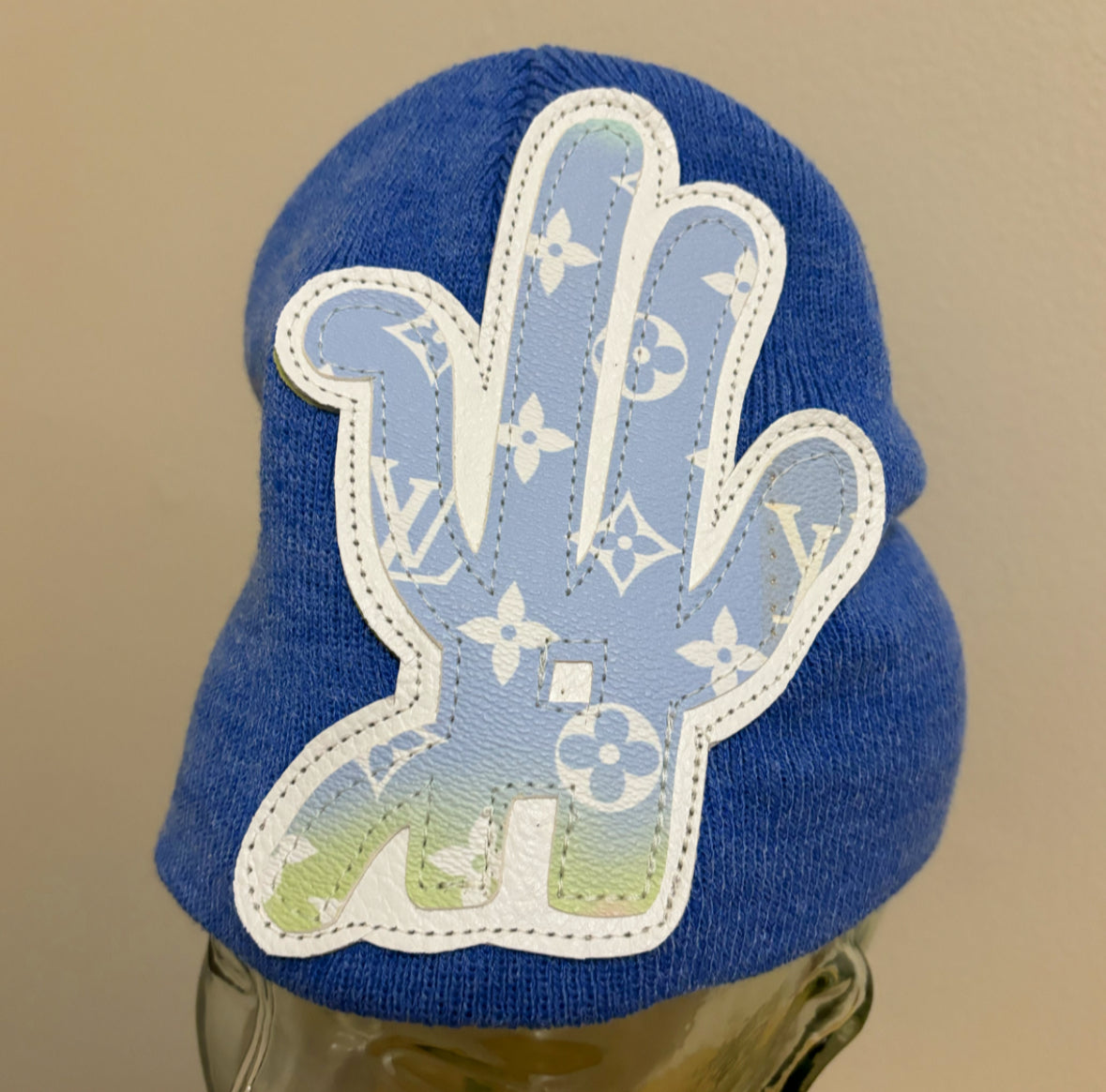 b!ue KnOcKoFF beanie