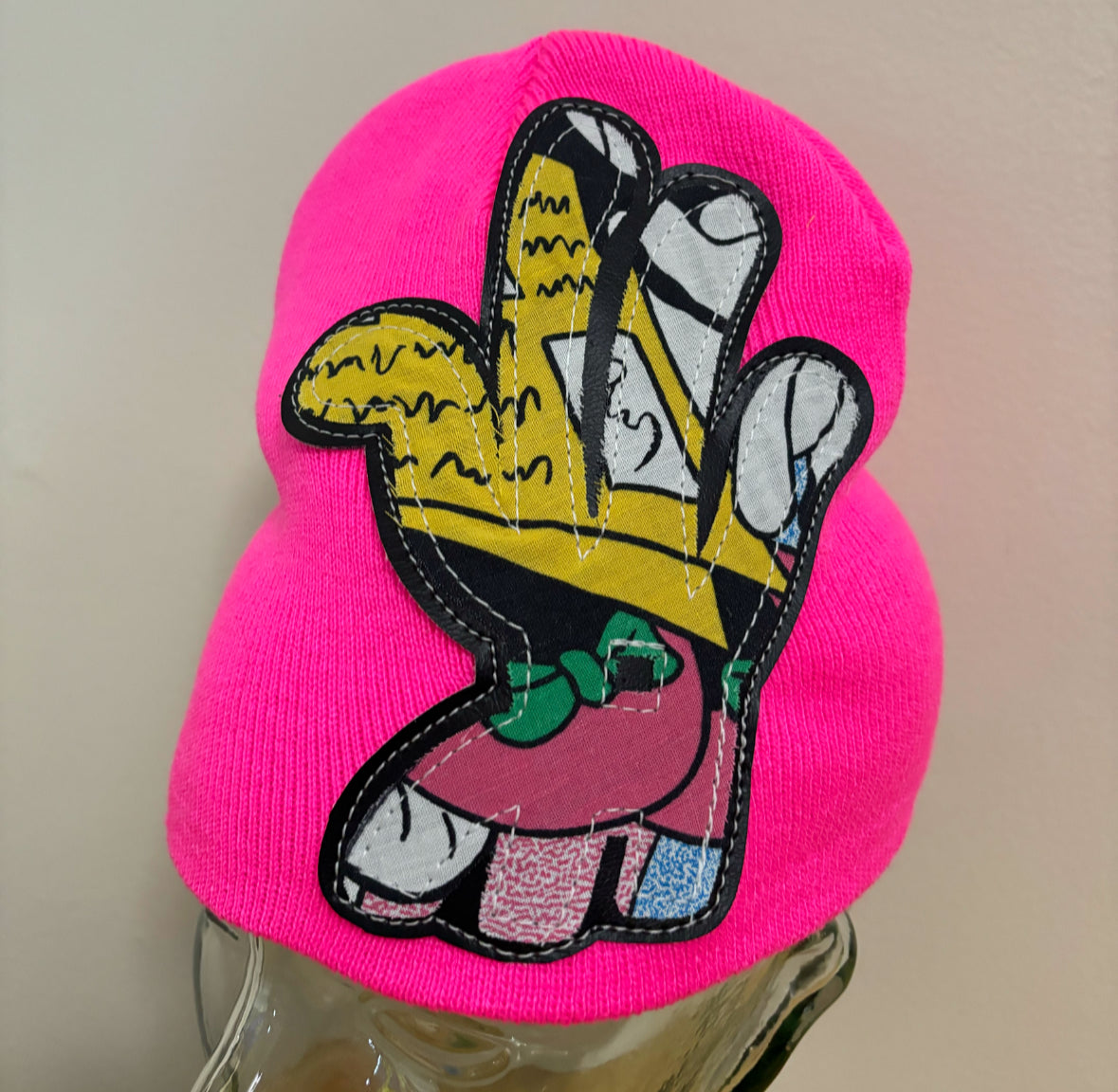 letter COMIC beanie