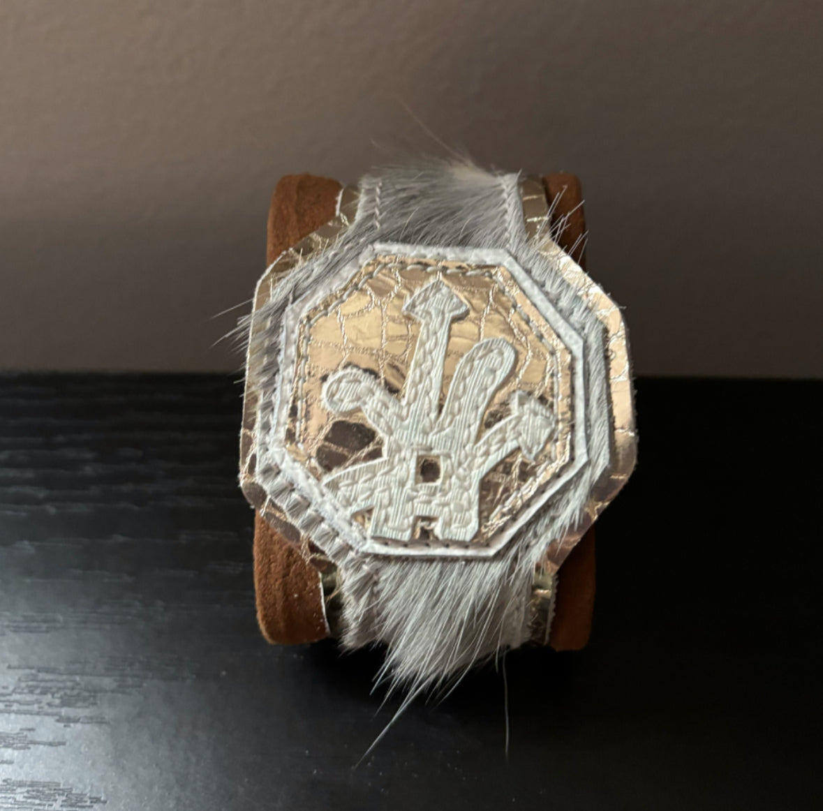arctic touch TIME PIECE — sample (real cowhide) SIZE — one size fits all (OS)