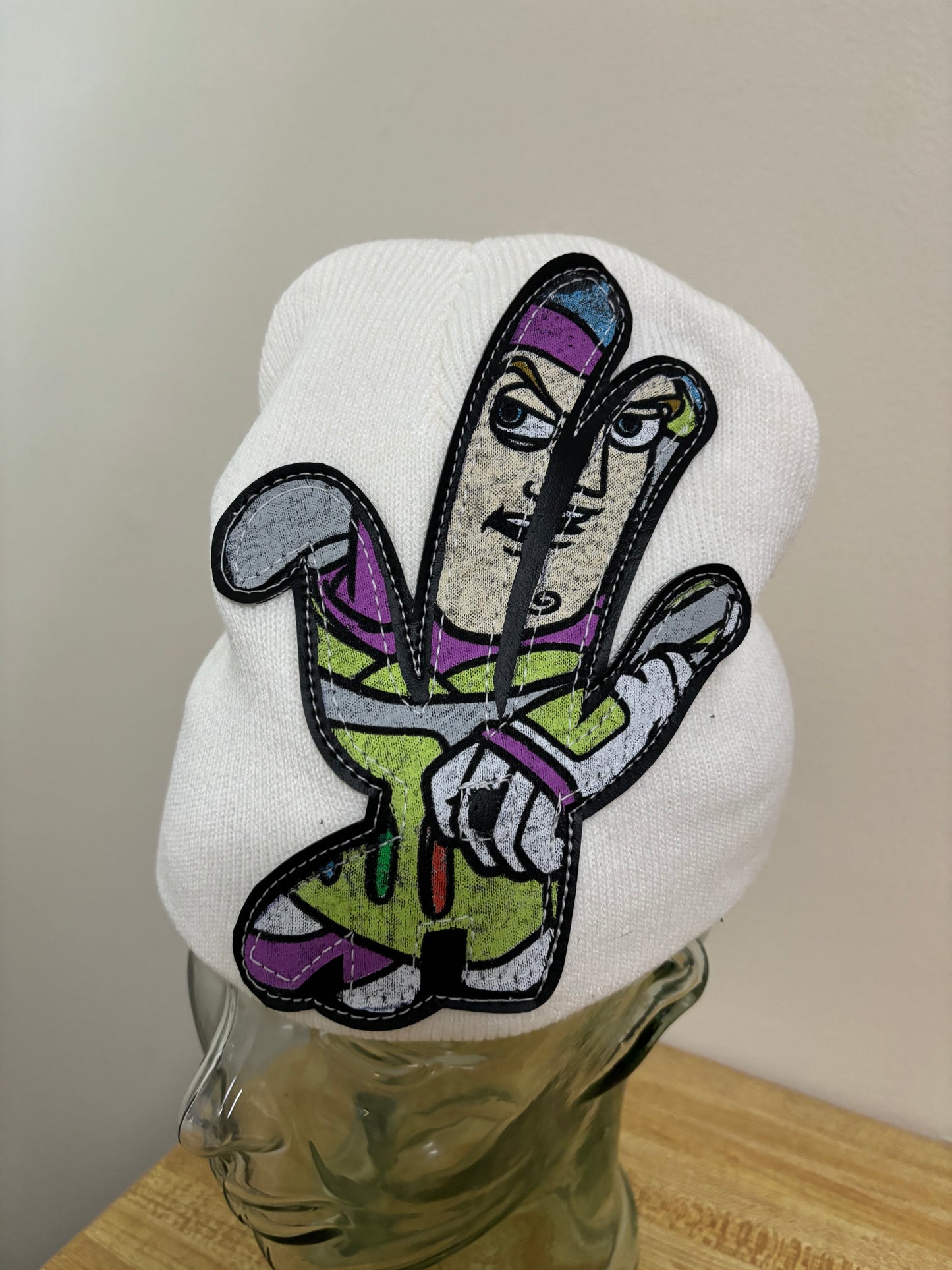buzz COMIC beanie