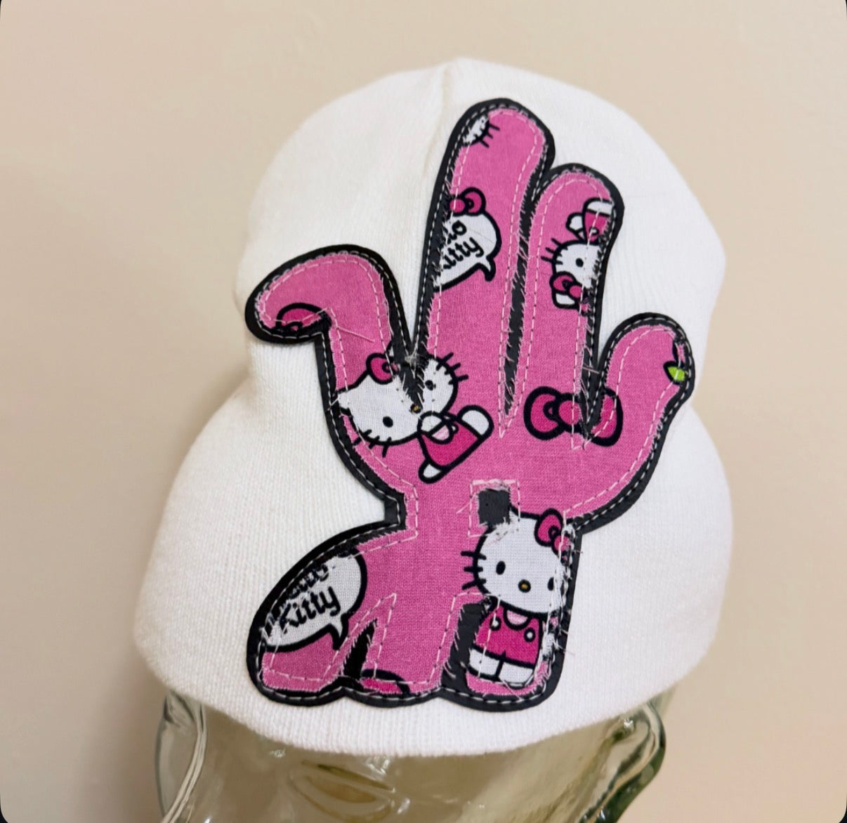 hello k!tty (white) beanie