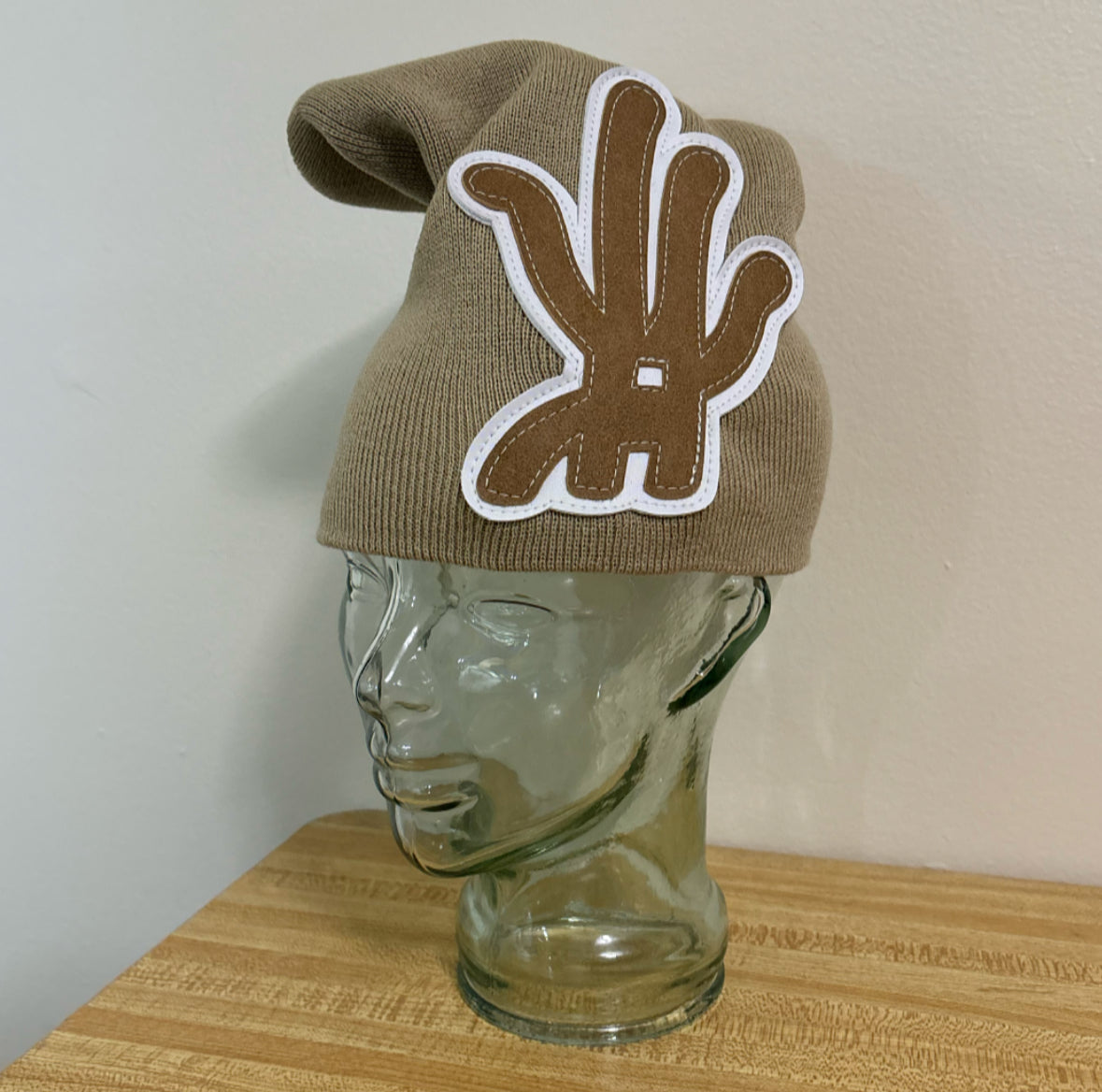 [slouchY] tan/ white beanie