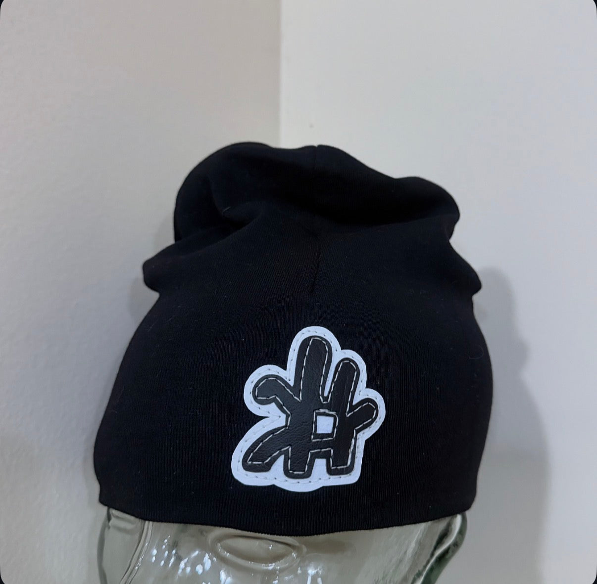black + white skull cAp(s)