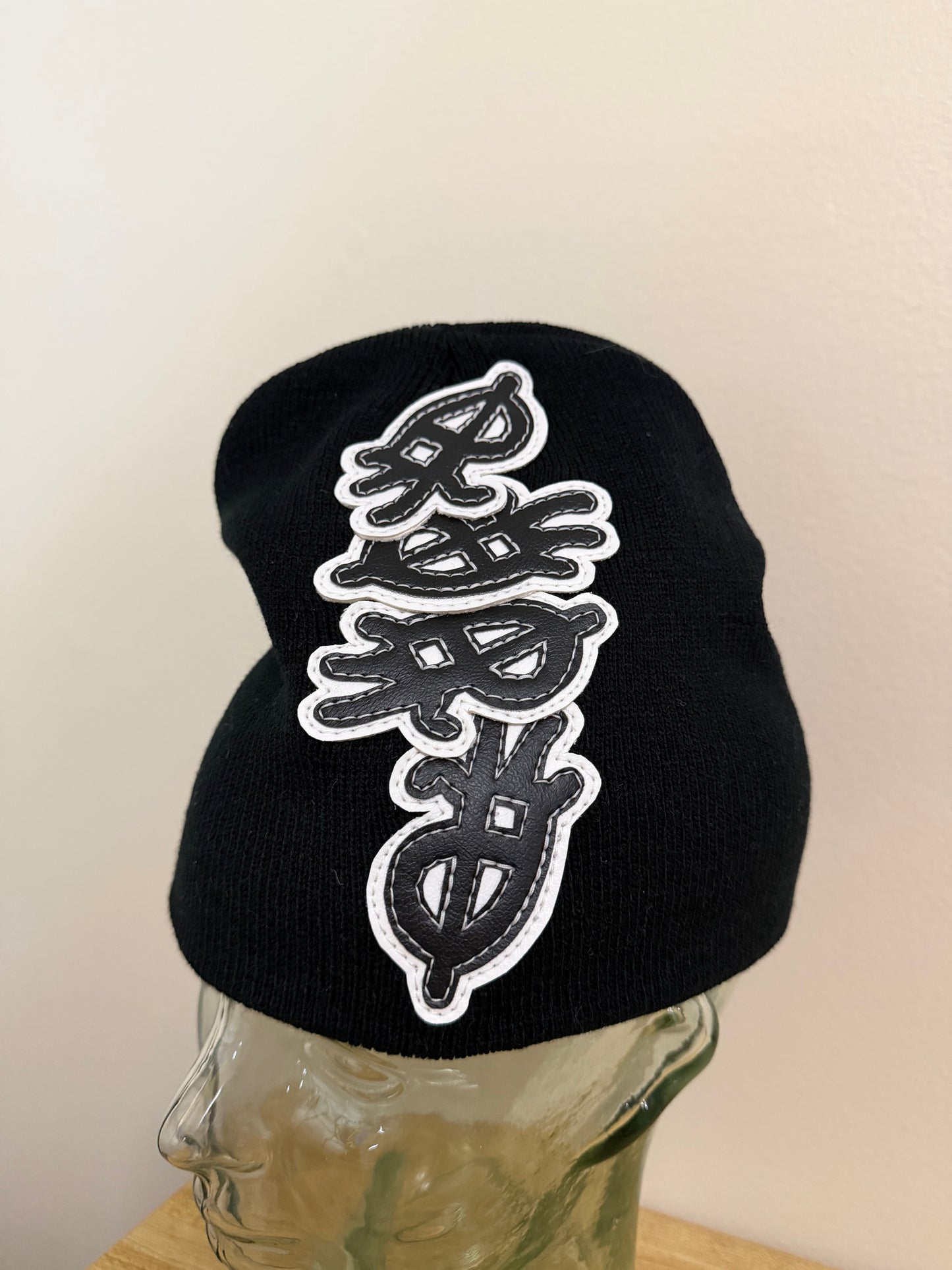 black stacK beanie
