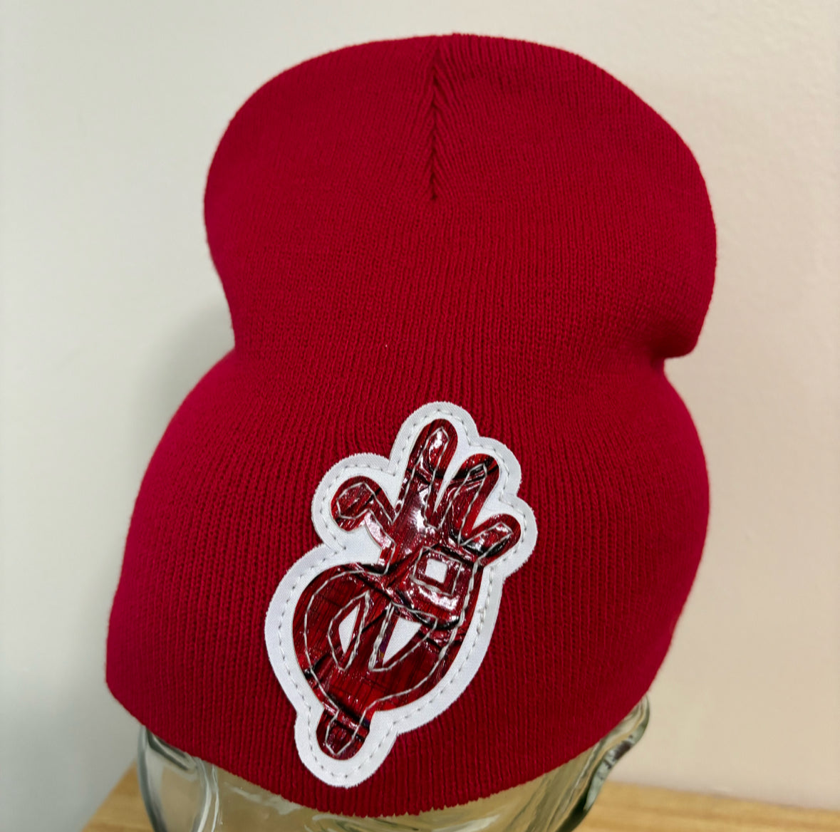 [stamped] red scale beanie