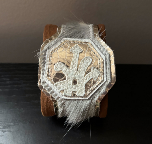 arctic touch TIME PIECE — sample (real cowhide) SIZE — one size fits all (OS)