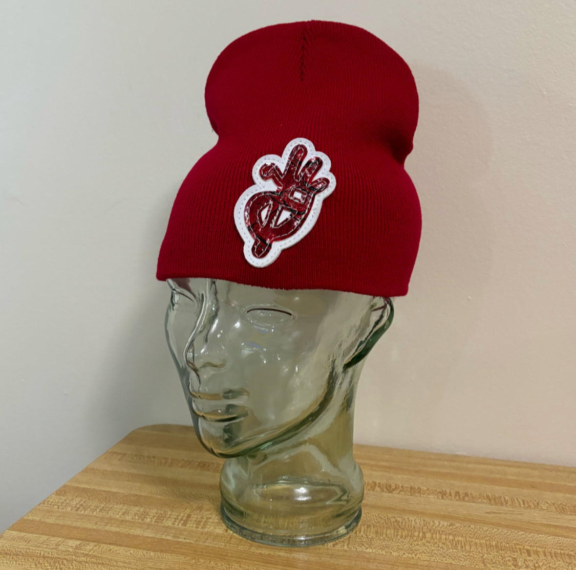 [stamped] red scale beanie