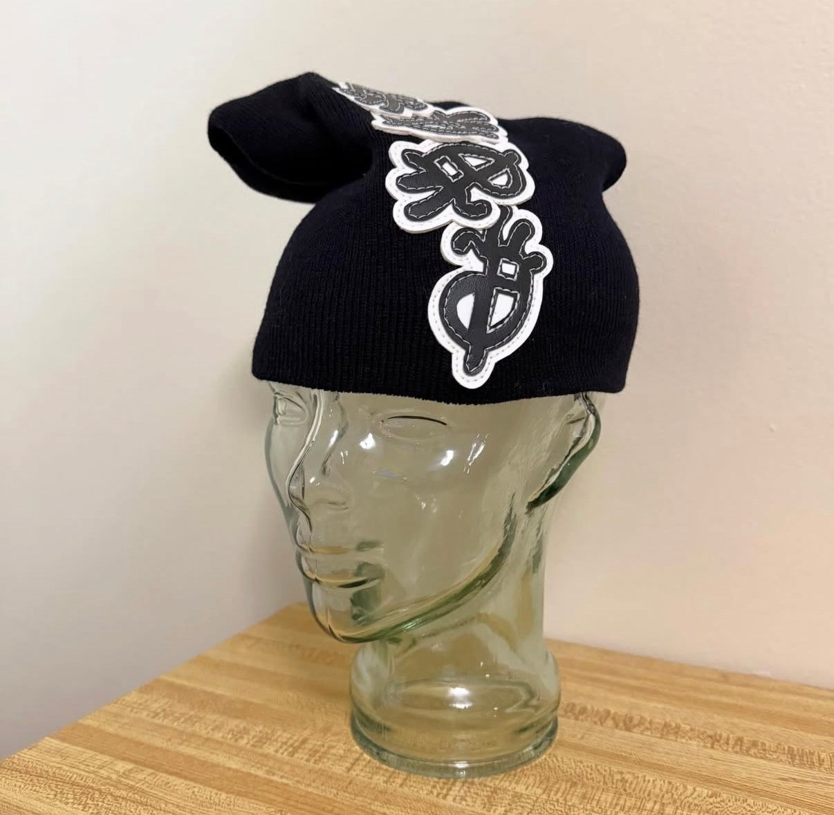 [slouchy] black stacK beanie